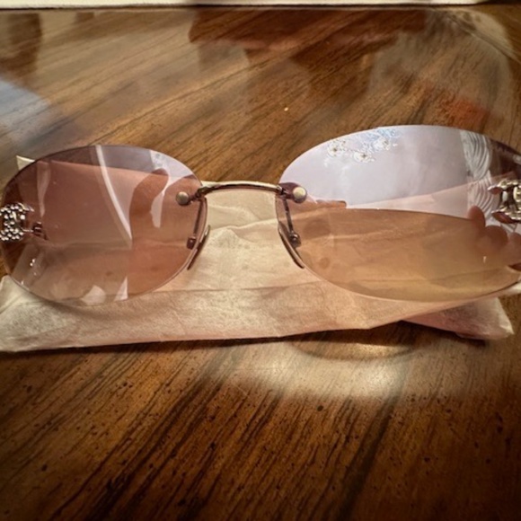 OVAL SUNGLASSES - CHANEL NEW 2023 - Coco Neige Sunglasses: Crystal CC Rimless - Picture 3 of 14